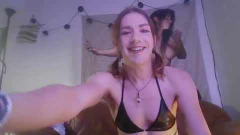 Snapshot of harlynn_ell chatting on October 6, 5:13 pm harlynn_ell online show from October 6, 5:13 pm