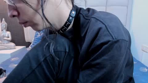 Snapshot of hecate1_ chatting on December 21, 7:27 pm Keira Hecate online show from December 21, 7:27 pm