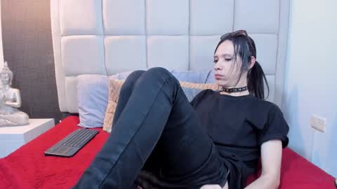 Snapshot of hecate1_ chatting on January 16, 7:41 pm Keira Hecate online show from January 16, 7:41 pm