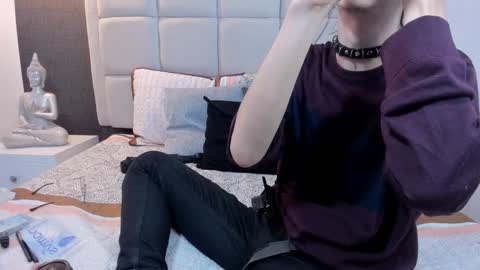 Snapshot of hecate1_ chatting on February 3, 7:21 pm Keira Hecate online show from February 3, 7:21 pm