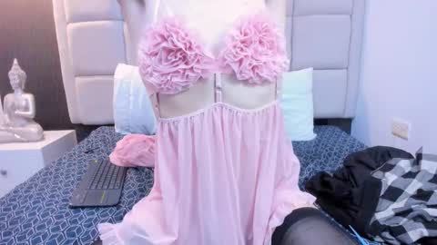 Snapshot of hecate1_ chatting on February 24, 8:36 pm Keira Hecate online show from February 24, 8:36 pm