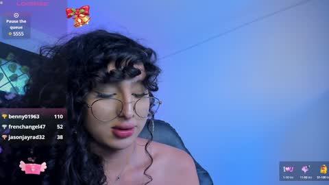Heka Prudence online show from December 6, 1:38 pm