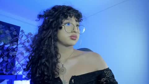 Heka Prudence online show from December 7, 3:31 am
