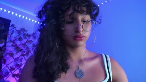 Heka Prudence online show from December 13, 4:33 am