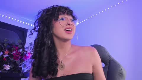 Heka Prudence online show from December 21, 4:52 am