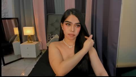 Snapshot of hennessygoddess69 chatting on December 22, 3:00 am HENNESSY online show from December 22, 3:00 am