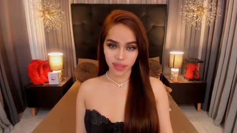 Snapshot of hennessygoddess69 chatting on February 1, 1:44 am HENNESSY online show from February 1, 1:44 am