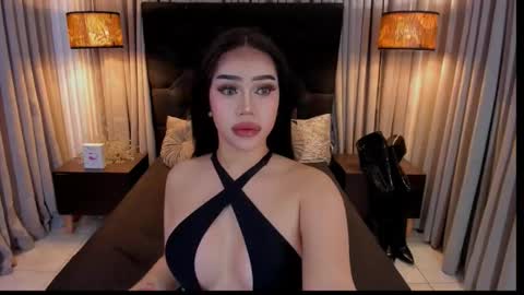 Snapshot of hennessygoddess69 chatting on September 29, 11:21 am HENNESSY online show from September 29, 11:21 am