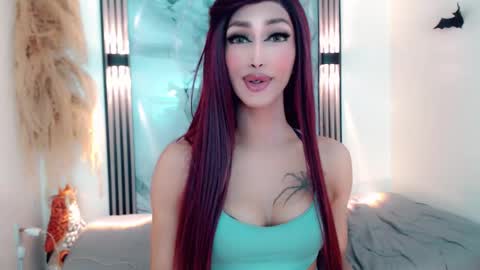 Hilary Avilan online show from October 20, 6:55 pm