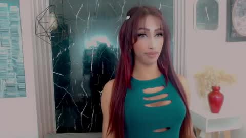 Hilary Avilan online show from June 1, 6:53 pm