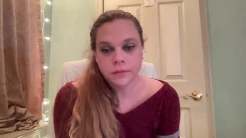 Hollys Drive threw Side Of CB. online show from January 2, 4:41 am