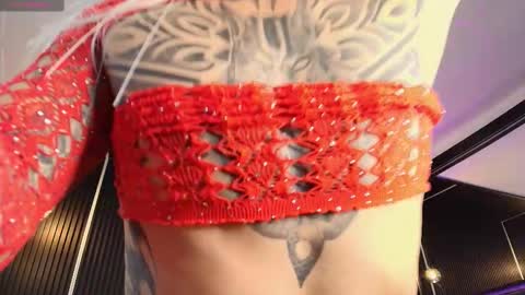 Snapshot of holly_kat chatting on February 12, 9:01 pm April online show from February 12, 9:01 pm