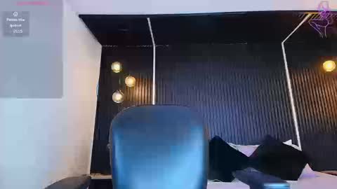 Snapshot of holly_kat chatting on September 15, 11:53 pm April online show from September 15, 11:53 pm
