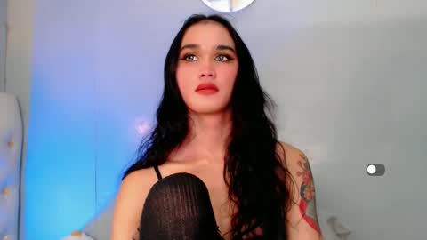 Snapshot of holly_sunshine69 chatting on January 31, 8:22 am Apple online show from January 31, 8:22 am