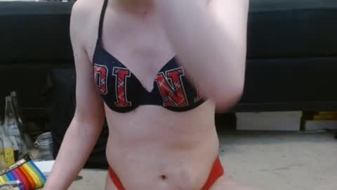 Holly Hawkes online show from February 1, 11:48 pm