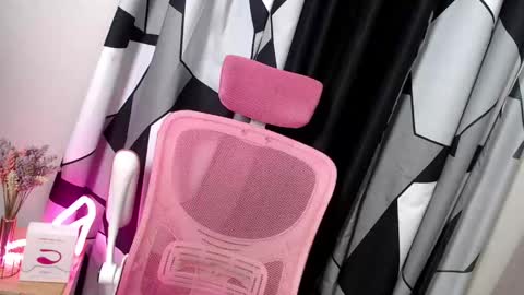 Snapshot of holymary_69 chatting on February 18, 12:28 pm Patricia online show from February 18, 12:28 pm