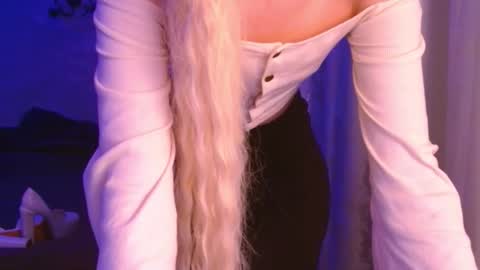 Snapshot of honey_sunset chatting on October 8, 7:26 pm honey_sunset online show from October 8, 7:26 pm