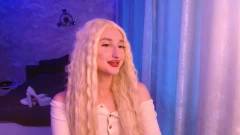 honey_sunset online show from October 12, 2:30 pm