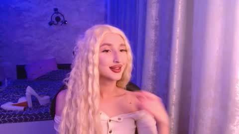 honey_sunset online show from October 16, 5:23 pm