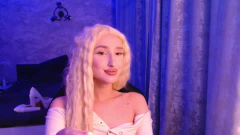 honey_sunset online show from November 22, 8:55 pm