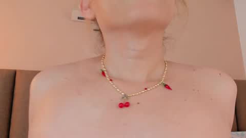 honeygray02 online show from October 10, 12:39 pm