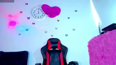 Snapshot of hot_destinyk chatting on February 24, 4:47 pm destinyk online show from February 24, 4:47 pm