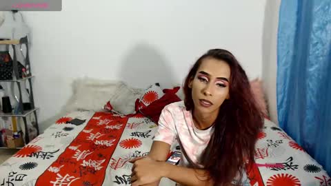 Snapshot of hot_skiiny chatting on September 19, 11:10 pm hot_skiiny online show from September 19, 11:10 pm