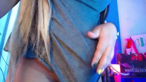 Snapshot of hotbritneyxx chatting on March 1, 4:54 pm hotbritneyxx online show from March 1, 4:54 pm