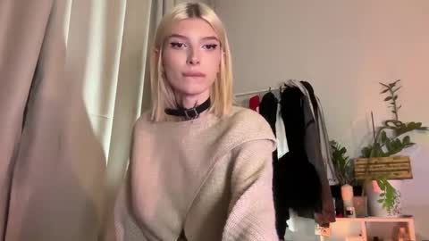 hotchubently online show from October 17, 3:26 pm