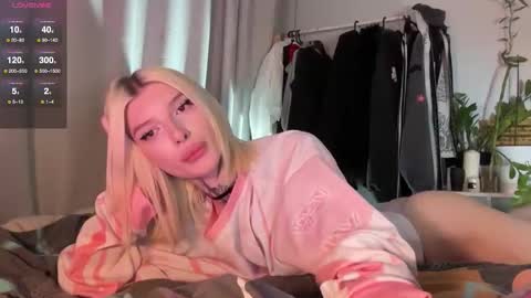 hotchubently online show from October 20, 6:11 pm