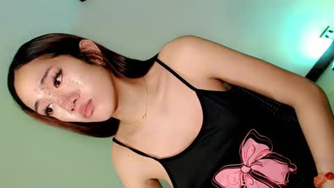 Snapshot of hotfuckingyumi chatting on February 16, 4:53 pm Yumi online show from February 16, 4:53 pm