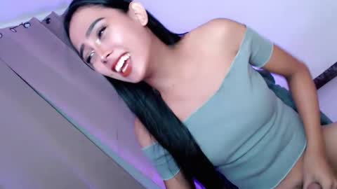 Snapshot of hotnaughty_beatrice chatting on October 6, 9:04 pm HOT BEATRICE online show from October 6, 9:04 pm