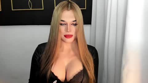 Snapshot of hotstellacumxxx chatting on February 2, 6:48 am STELLA online show from February 2, 6:48 am