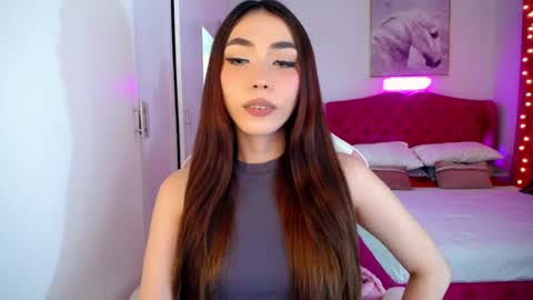 Snapshot of hottie_lexie chatting on December 22, 1:55 am LEXIE- dont forget to give me thumbs up online show from December 22, 1:55 am