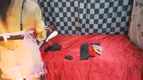 hottiedanicatrans69 online show from September 27, 11:19 am