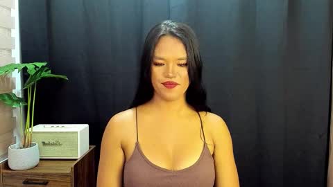 Maxine online show from November 29, 12:07 pm