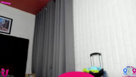 crishinahotty online show from November 22, 8:49 am