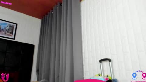 crishinahotty online show from November 26, 6:38 am