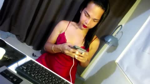 Snapshot of hugcock69_precious chatting on January 3, 2:30 pm Precious online show from January 3, 2:30 pm