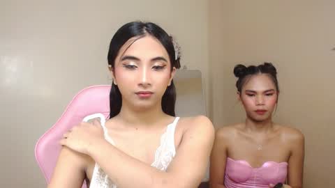 Snapshot of hugeasiancockandrea chatting on December 29, 10:47 pm drea online show from December 29, 10:47 pm