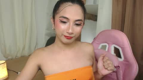 Snapshot of hugeasiancockandrea chatting on February 14, 7:54 pm drea online show from February 14, 7:54 pm
