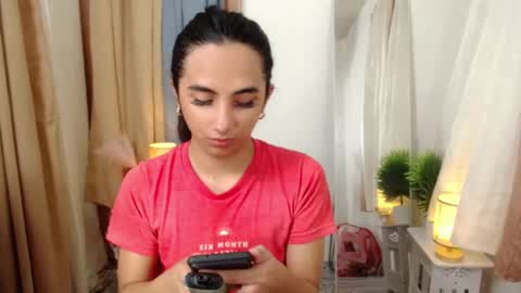 Snapshot of hugeasiancockandrea chatting on February 16, 9:15 am drea online show from February 16, 9:15 am