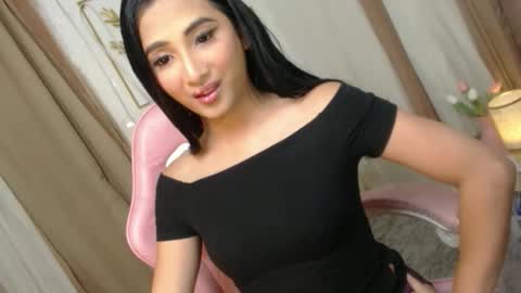 Snapshot of hugeasiancockandrea chatting on September 30, 5:57 pm drea online show from September 30, 5:57 pm