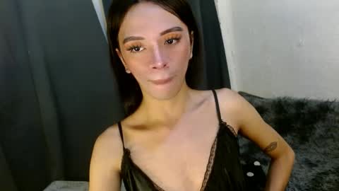 Snapshot of hugecock_caraxx chatting on December 14, 10:50 pm Cara online show from December 14, 10:50 pm