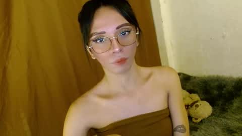 Snapshot of hugecock_caraxx chatting on January 3, 9:57 pm Cara online show from January 3, 9:57 pm