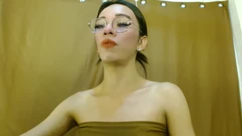 Snapshot of hugecock_caraxx chatting on February 14, 9:43 pm Cara online show from February 14, 9:43 pm