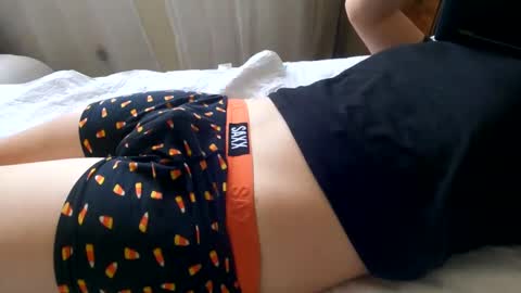 Snapshot of hugecumshots1 chatting on January 24, 9:37 pm HugeCumshots online show from January 24, 9:37 pm