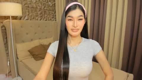 hunkhomerontop online show from December 18, 8:09 am