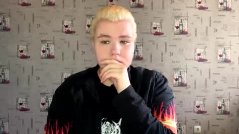 Snapshot of husk_ryan chatting on September 30, 11:21 am Ryan online show from September 30, 11:21 am