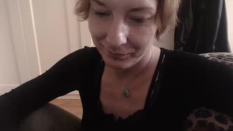 Snapshot of ifk_donkeysfr chatting on October 8, 2:40 pm Ifk Donkeys online show from October 8, 2:40 pm